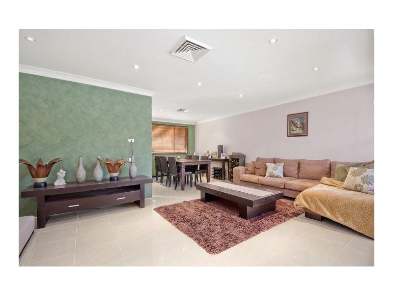 18 Rosewood Drive, Greystanes NSW 2145