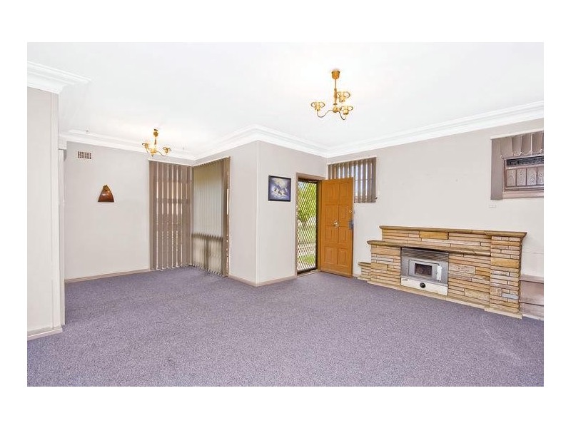 8 Lomond Street, Guildford West NSW 2161