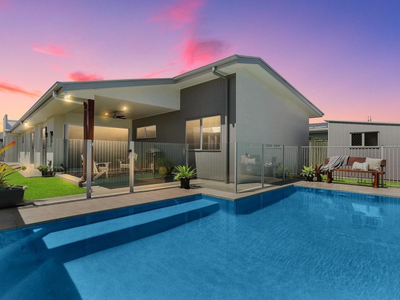 12 Bond Street, Pelican Waters QLD 4551