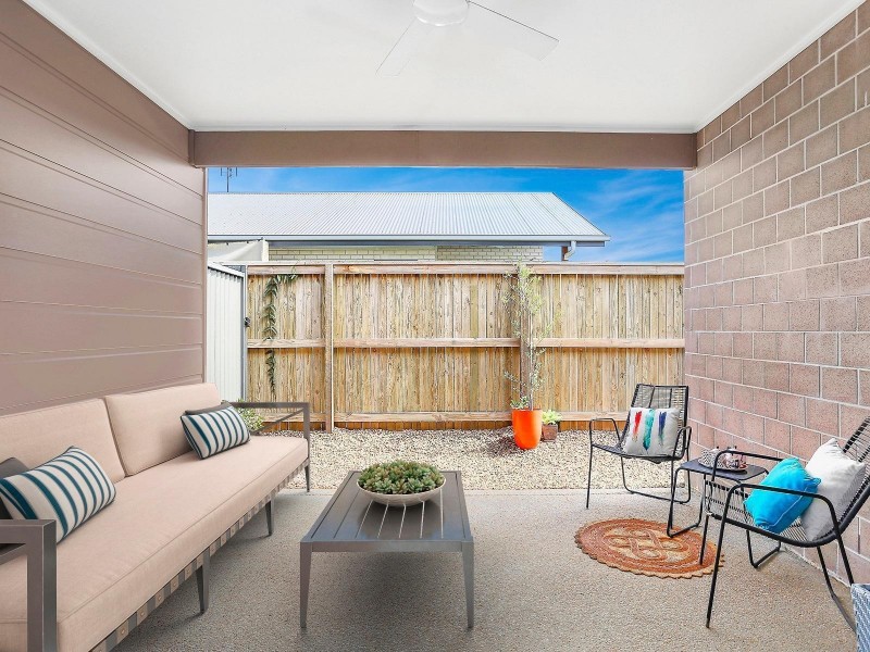 2/22 Henning Crescent, Meridan Plains QLD 4551