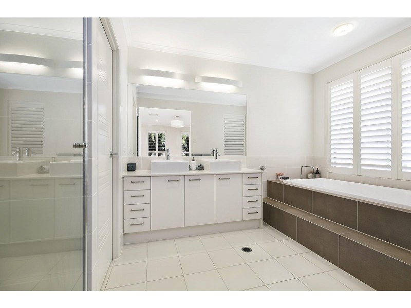 42 Whitehaven Way, Pelican Waters QLD 4551