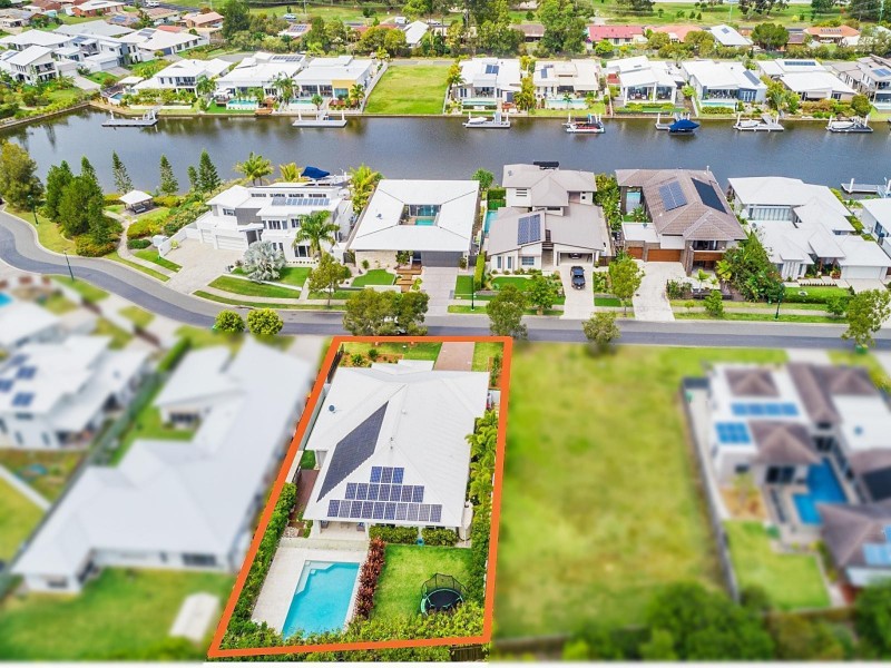 42 Whitehaven Way, Pelican Waters QLD 4551