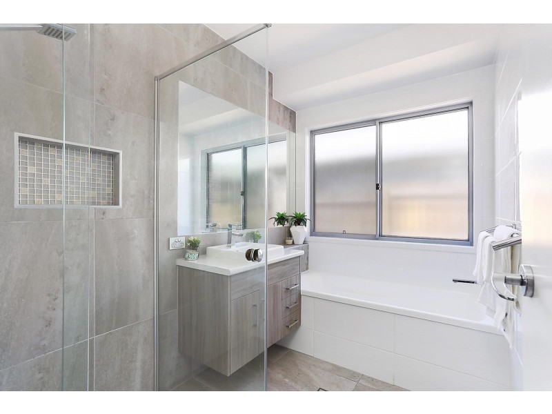 8 Verde Circuit, Caloundra West QLD 4551