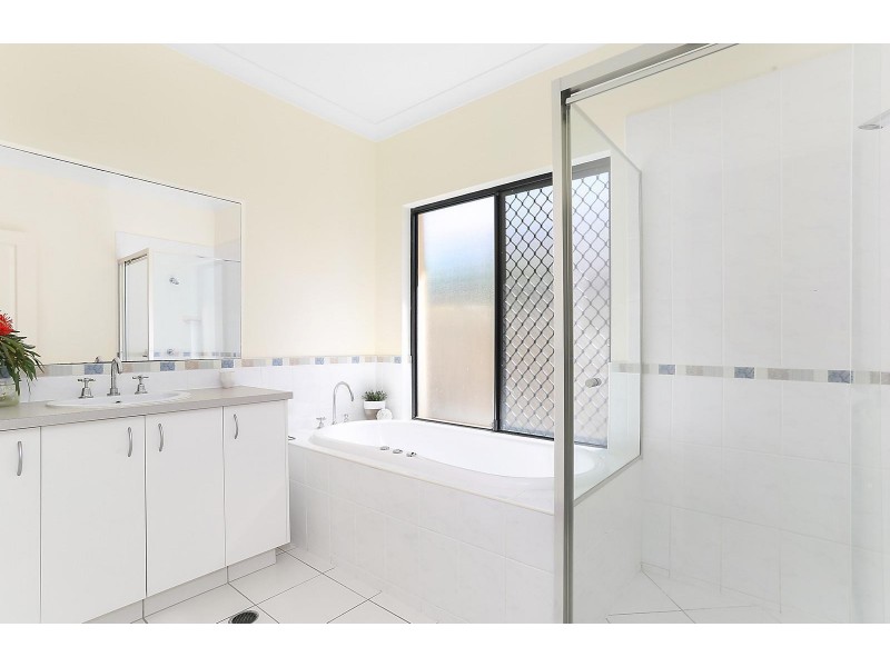 9 Stavewood Street, Meridan Plains QLD 4551