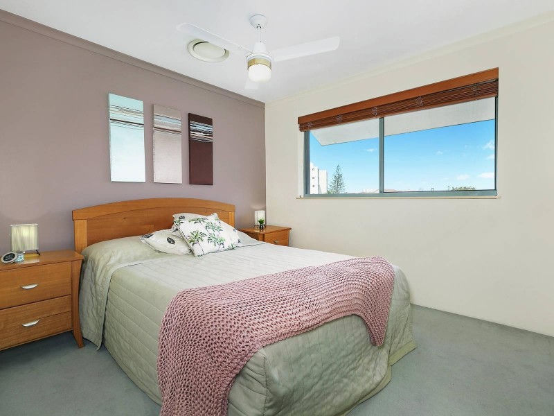 17/18 Mahia Terrace, Kings Beach QLD 4551