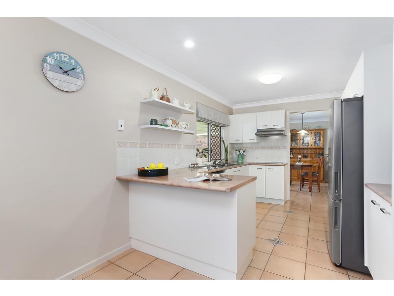 12 Bellevue Drive, Little Mountain QLD 4551