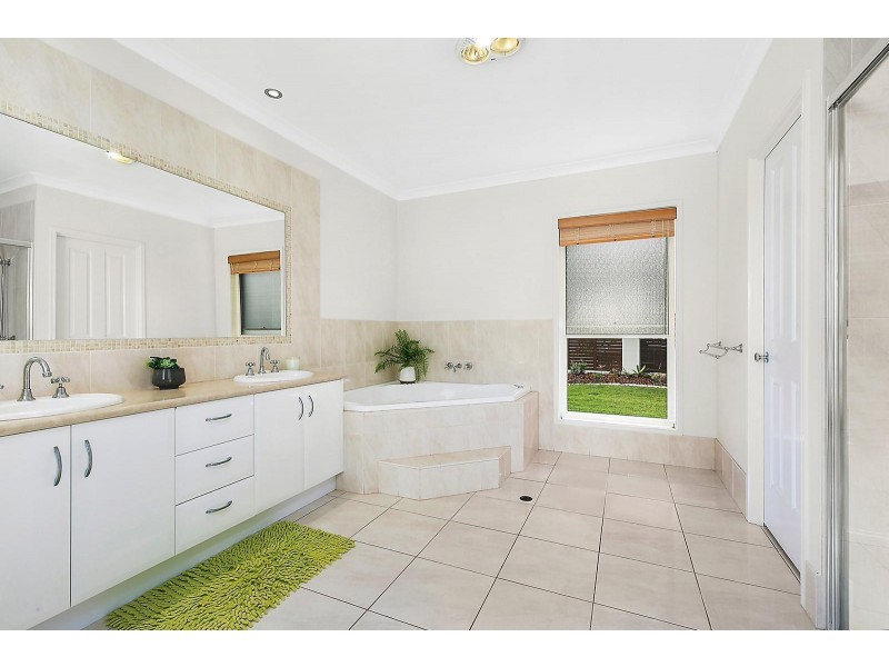 20 Pembroke Avenue, Pelican Waters QLD 4551