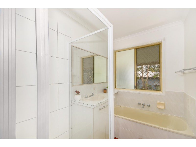 13 Karanne Drive, Mooloolah Valley QLD 4553