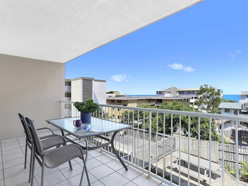 2/5 Warne Terrace, Kings Beach QLD 4551