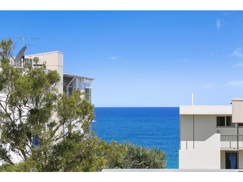 2/5 Warne Terrace, Kings Beach QLD 4551