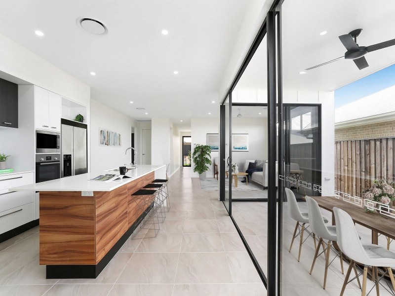 10 Rosseau Street, Caloundra West QLD 4551