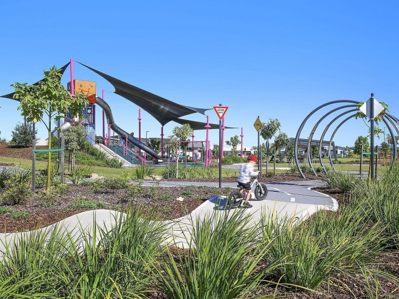 10 Rosseau Street, Caloundra West QLD 4551