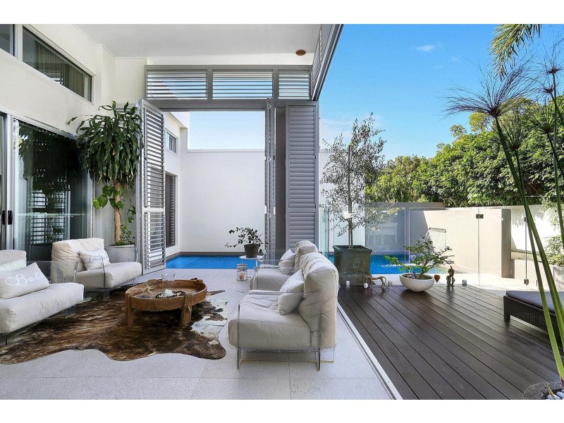 13 Antilles Street, Kawana Island QLD 4575