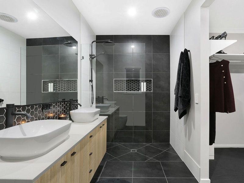 5 Thomas Close, Caloundra West QLD 4551