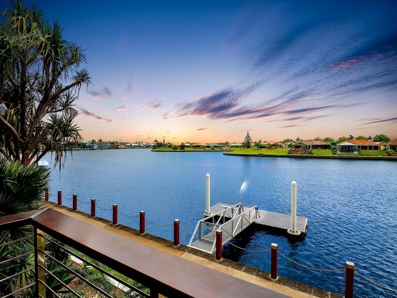 7 Santorini Court, Kawana Island QLD 4575