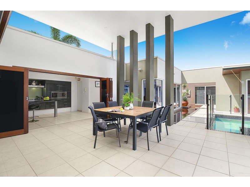 7 Santorini Court, Kawana Island QLD 4575