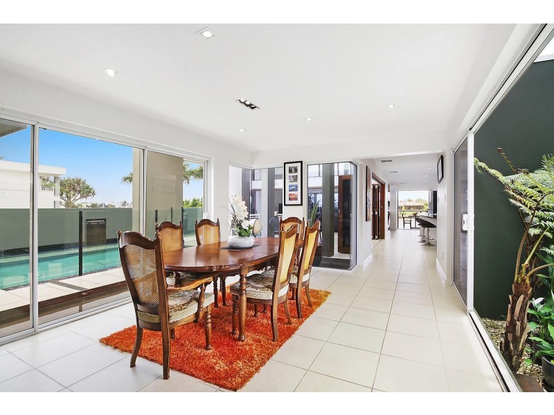 7 Santorini Court, Kawana Island QLD 4575