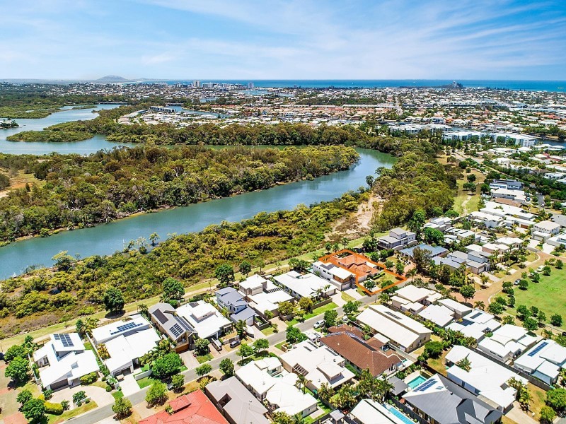 17 Easter Street, Kawana Island QLD 4575