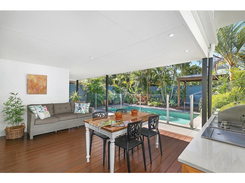 11 Bonaire Court, Kawana Island QLD 4575