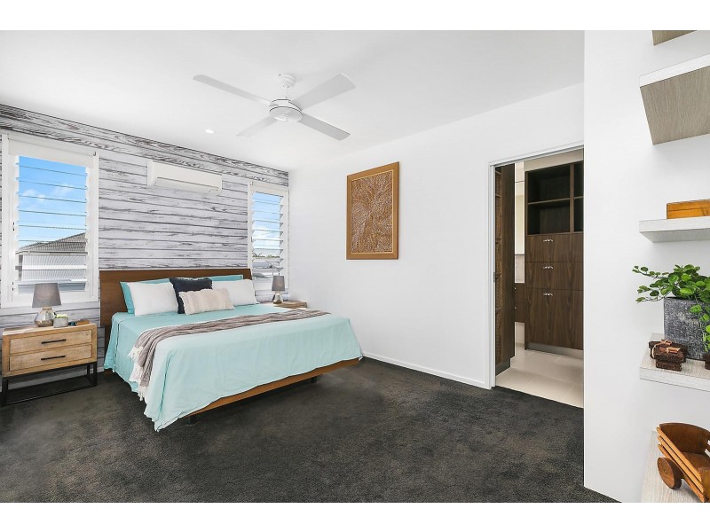 11 Bonaire Court, Kawana Island QLD 4575