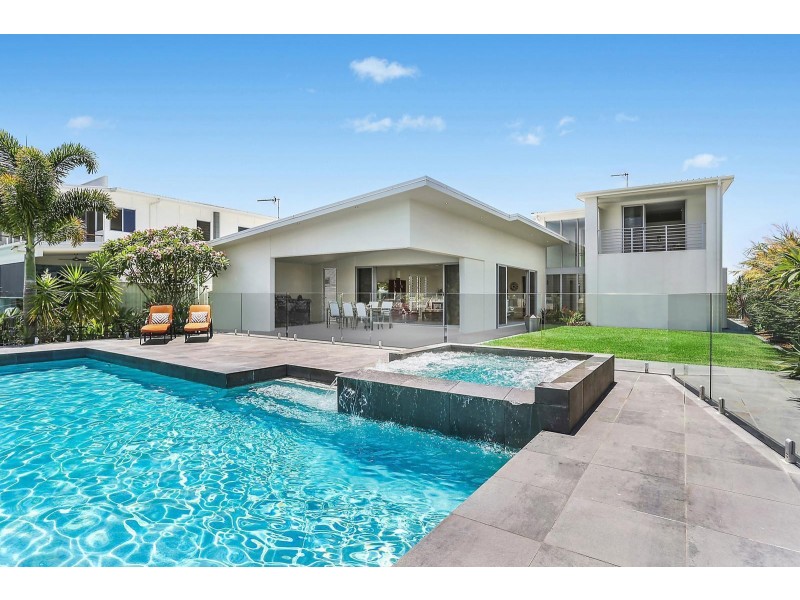 12 Deep Water Circuit, Pelican Waters QLD 4551