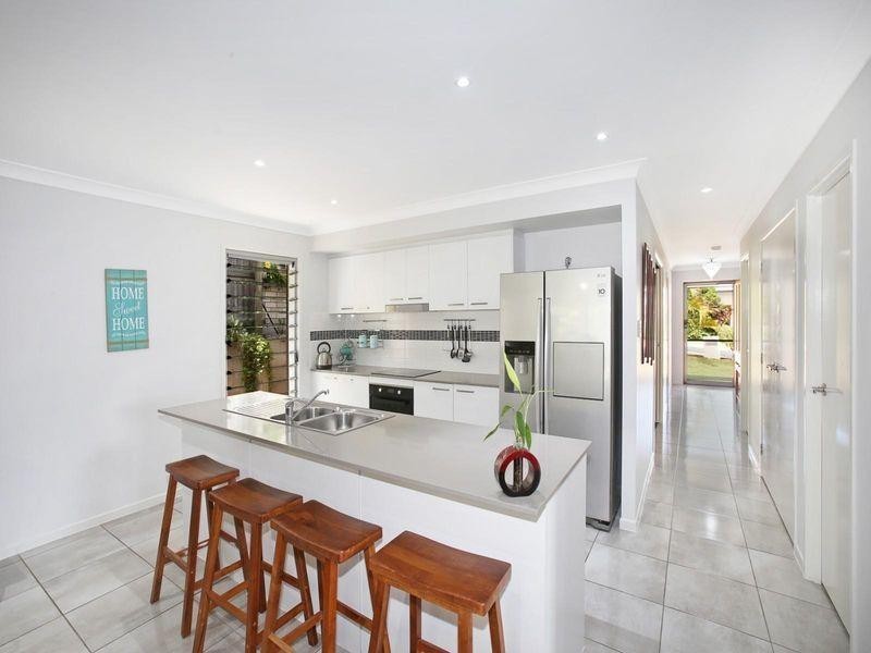 24 Sunrise Terrace, Little Mountain QLD 4551