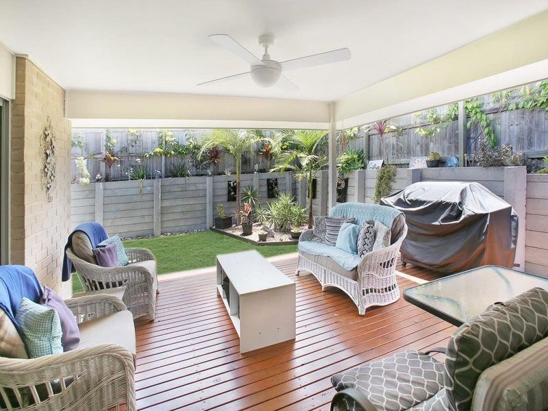 24 Sunrise Terrace, Little Mountain QLD 4551