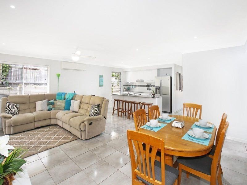 24 Sunrise Terrace, Little Mountain QLD 4551