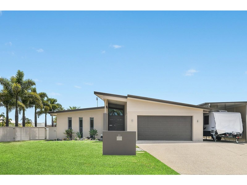 21 Sovereign Circuit, Pelican Waters QLD 4551