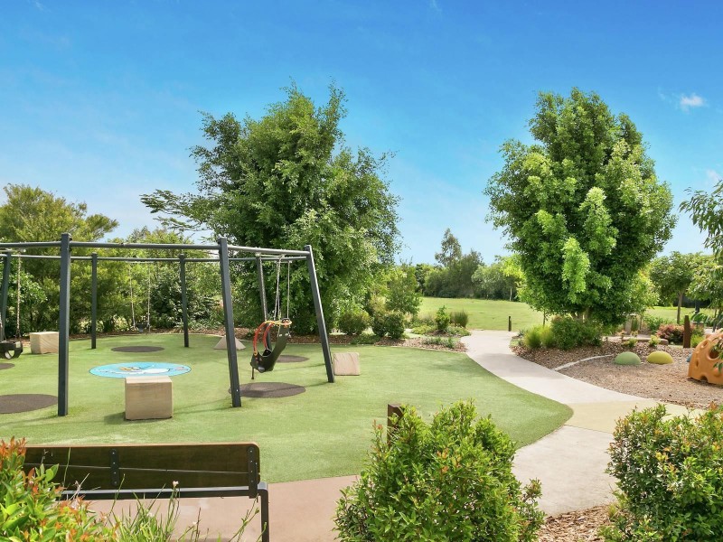 21 Sovereign Circuit, Pelican Waters QLD 4551