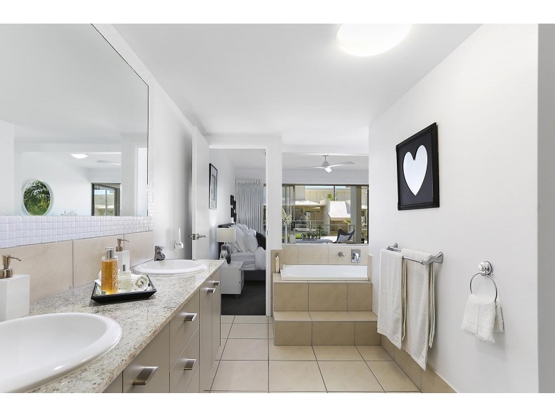 24/1 Grenada Way, Kawana Island QLD 4575