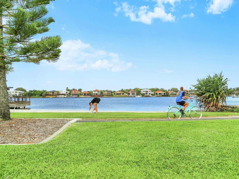 24/1 Grenada Way, Kawana Island QLD 4575