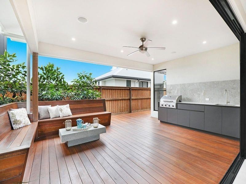 4 Cane Place, Palmview QLD 4553