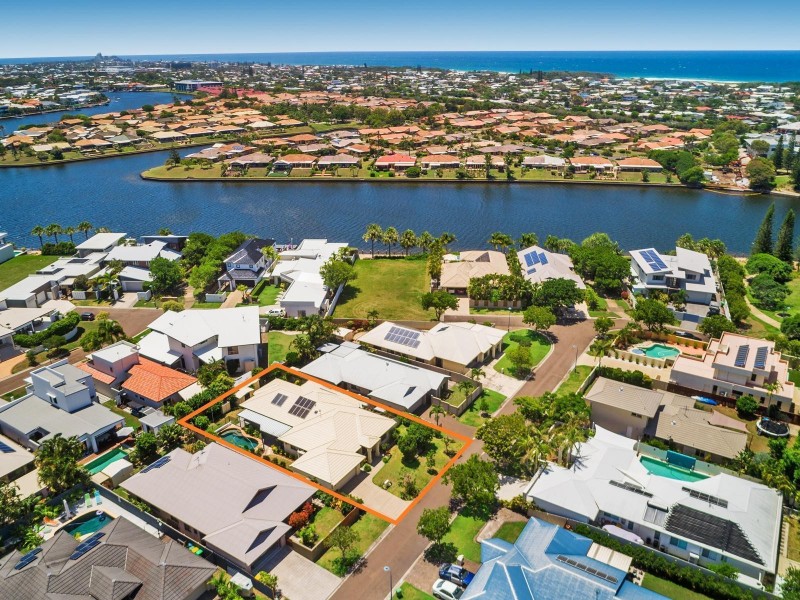 6 Mykonos Court, Kawana Island QLD 4575