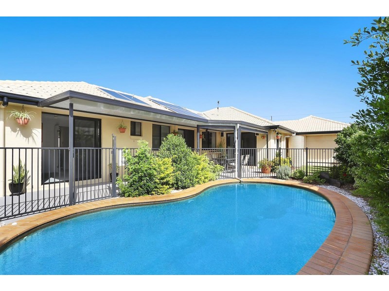 6 Mykonos Court, Kawana Island QLD 4575