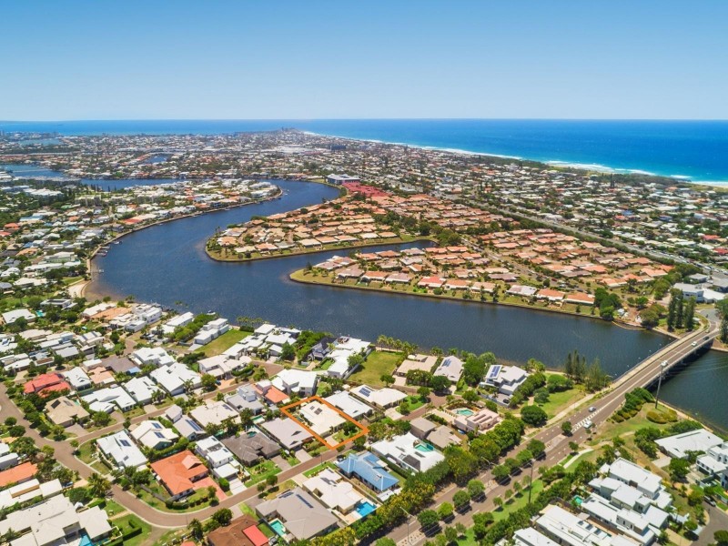 6 Mykonos Court, Kawana Island QLD 4575