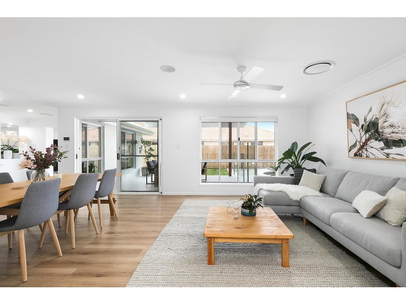 28 Lang Street, Pelican Waters QLD 4551