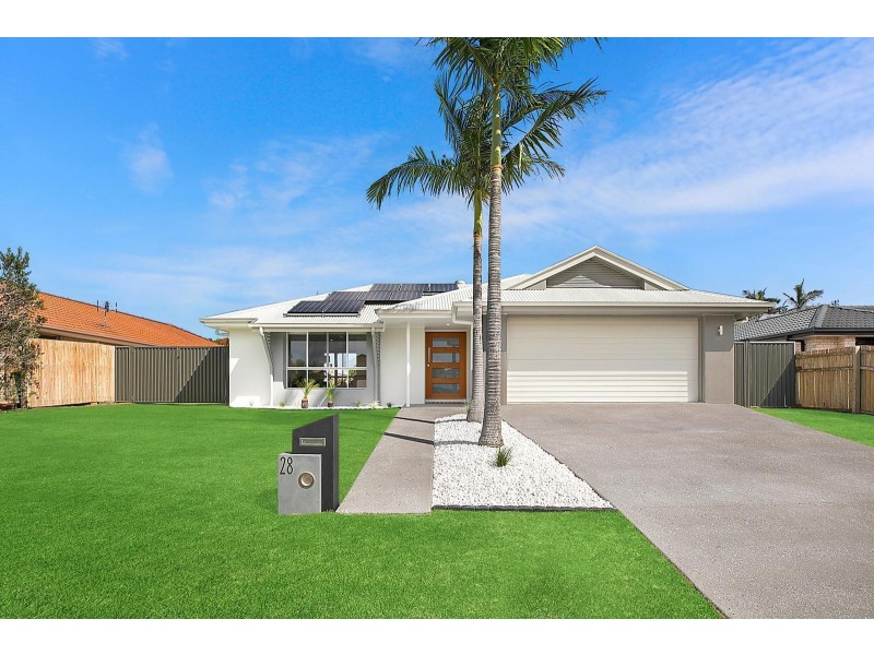 28 Lang Street, Pelican Waters QLD 4551