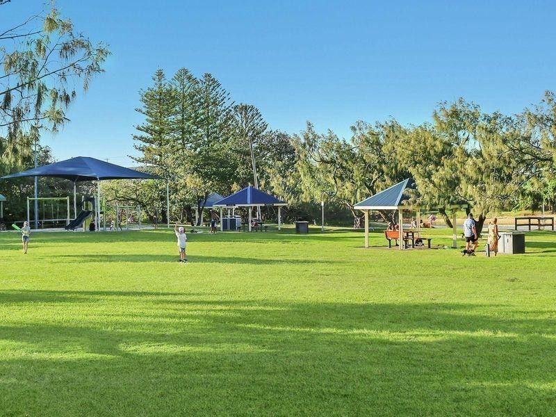 1/2 Marlua Avenue, Moffat Beach QLD 4551