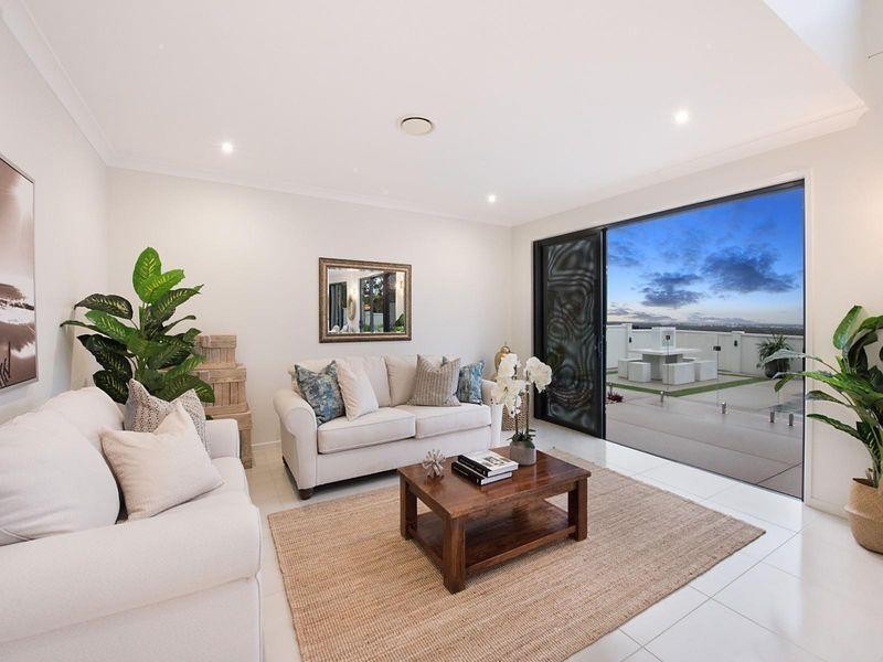 16 Renoso Place, Little Mountain QLD 4551