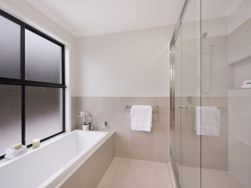 16 Renoso Place, Little Mountain QLD 4551