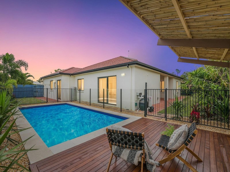 12 Sumatra Court, Kawana Island QLD 4575