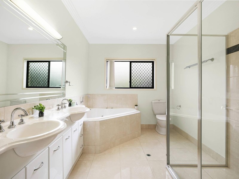 12 Sumatra Court, Kawana Island QLD 4575
