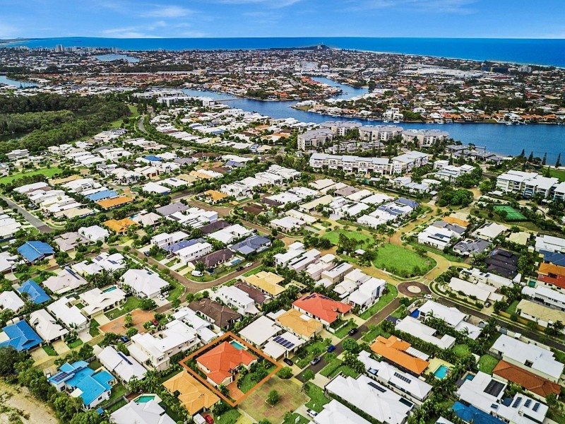 12 Sumatra Court, Kawana Island QLD 4575