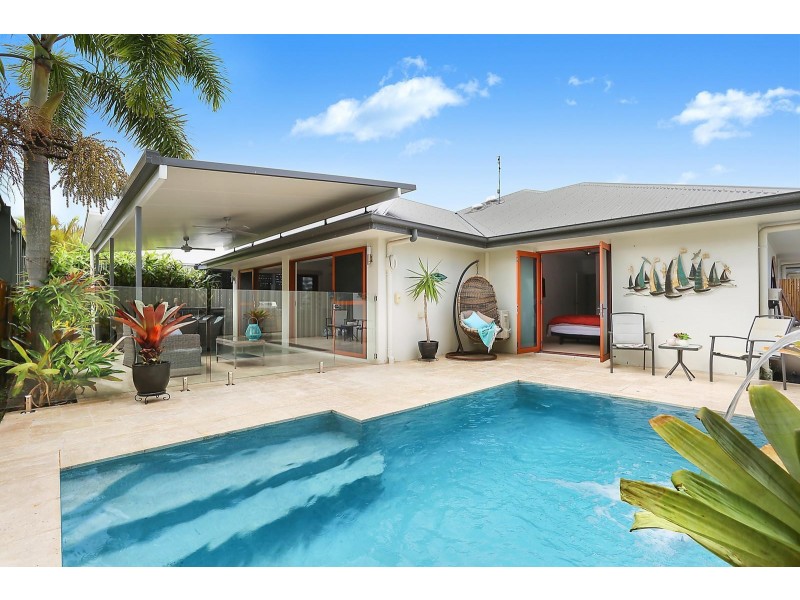 132 Grand Parade, Kawana Island QLD 4575
