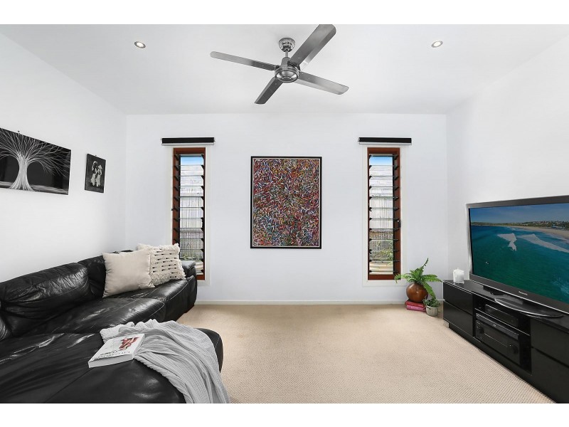 132 Grand Parade, Kawana Island QLD 4575