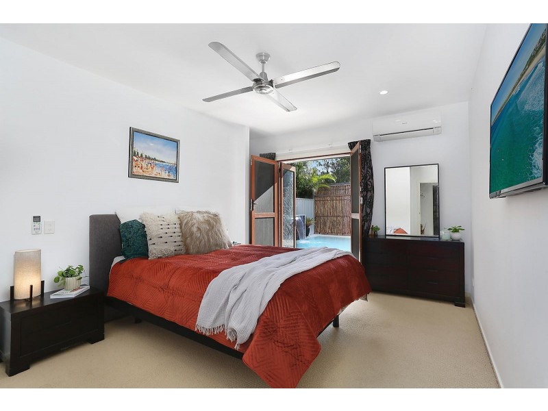 132 Grand Parade, Kawana Island QLD 4575