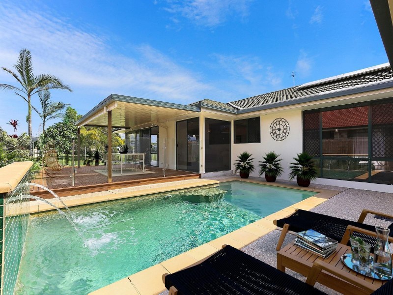 7 Water Side Place, Little Mountain QLD 4551
