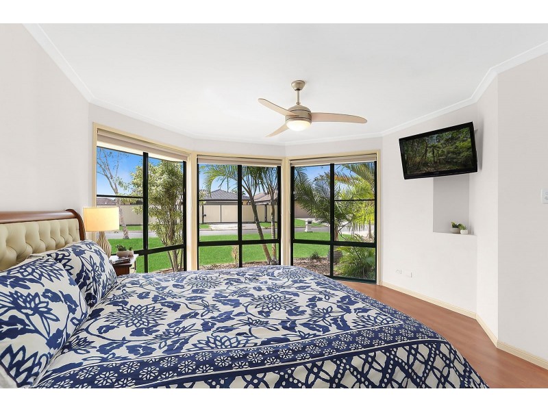 7 Water Side Place, Little Mountain QLD 4551