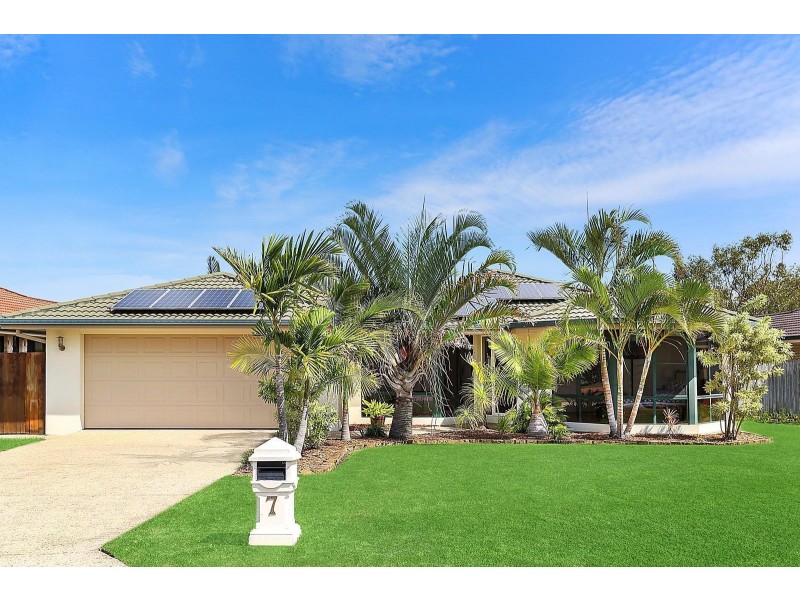7 Water Side Place, Little Mountain QLD 4551